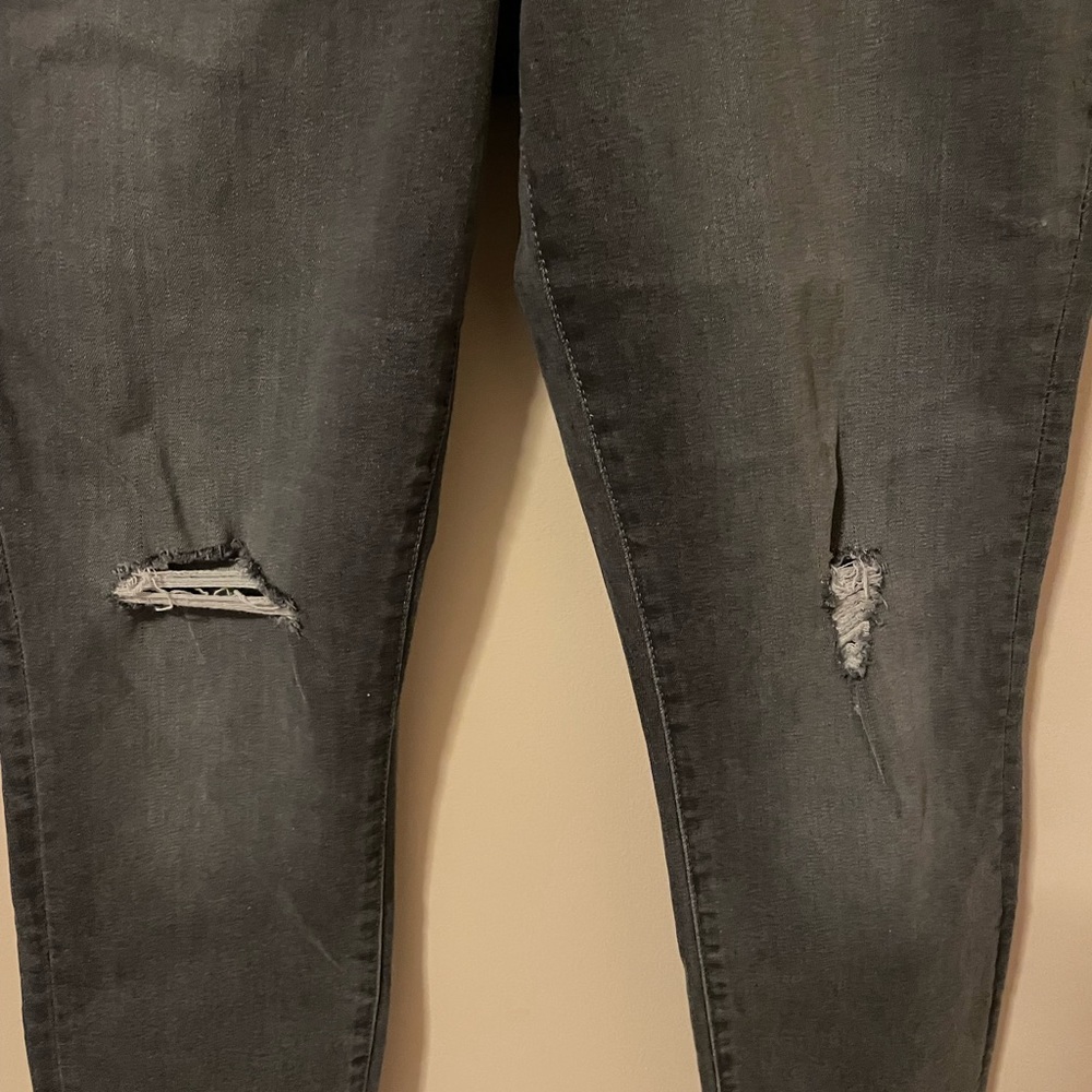 Universal Thread Grey Denim - Picture 2 of 3